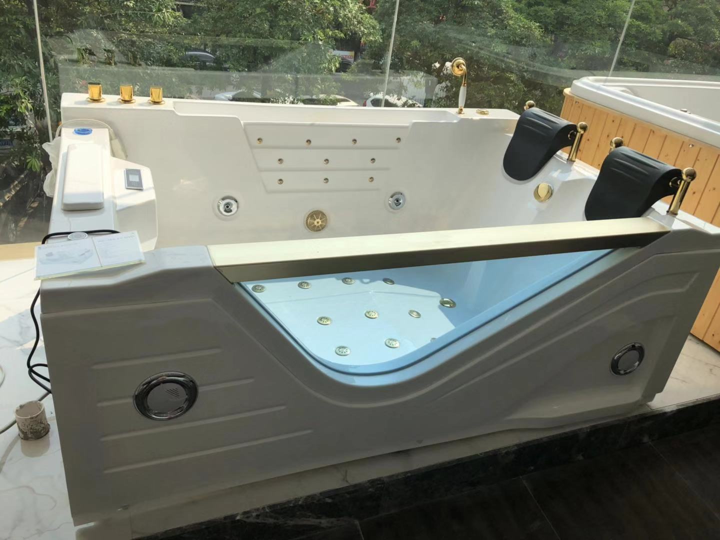Wanna z hydromasażem Whirlpool – W Spa & Wellness recenzja i cena